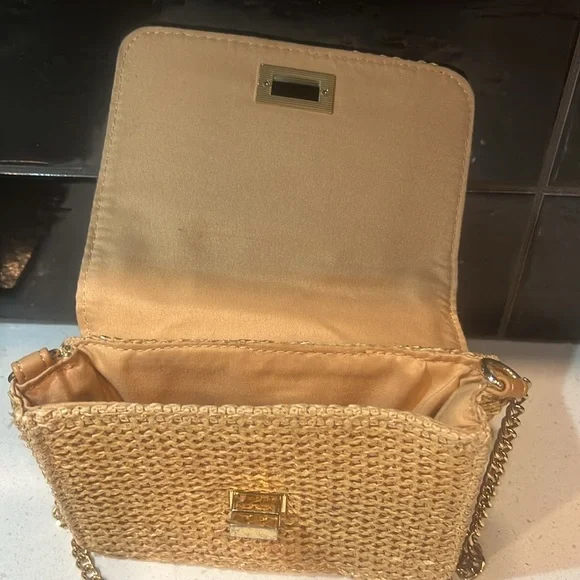 Mini Woven Crossbody Bag! Chain Link Strap. Turn Lock Closure. Metallic Gold - Picture 8 of 15